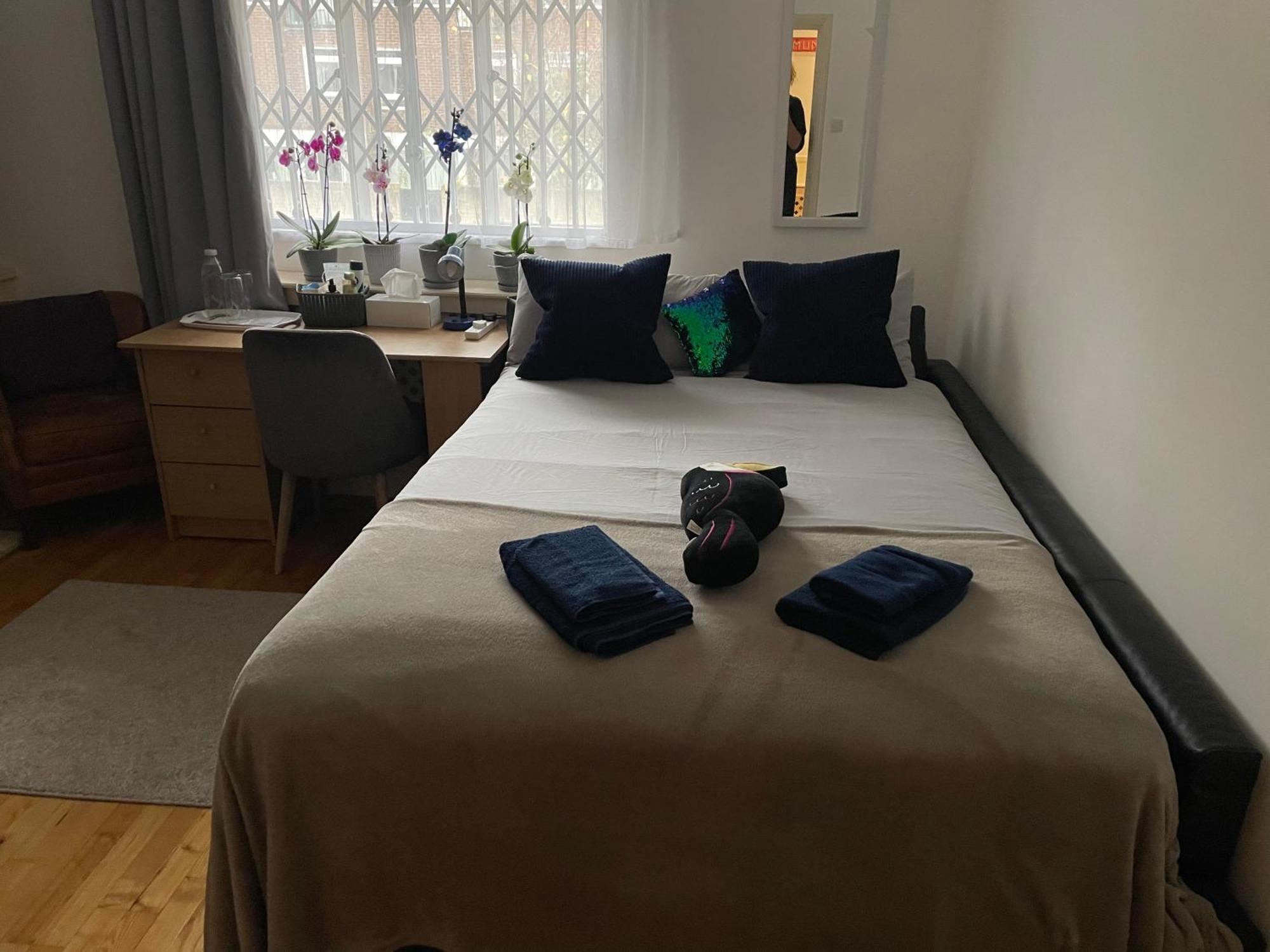 Rooms In Shared House In Kensington London Eksteriør bilde